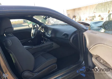 2017 Dodge Challenger R/T z USA, uszkodzony, nr VIN 2C3CDZBT2HH573989